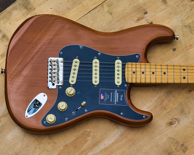 Fender Am Pro II Strat RP MN